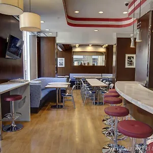 Fairfield By Marriott Manhattan/financial District Otel New York
